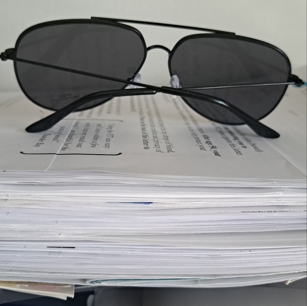 Women's Sunglasses - Picture 3 of 5